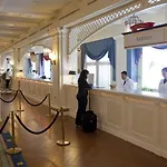 Newport Bay Club 4*