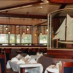 Newport Bay Club Hotell 4*