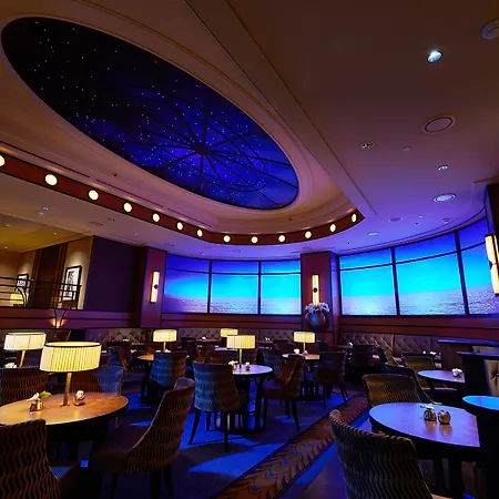 Hotel Newport Bay Club