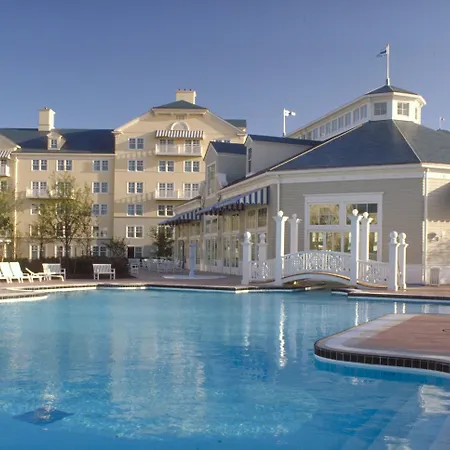 מלון Newport Bay Club שסי