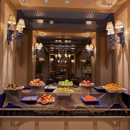 Newport Bay Club 4*
