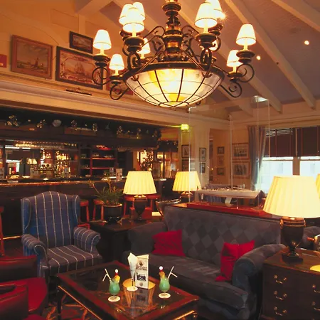 מלון Newport Bay Club שסי