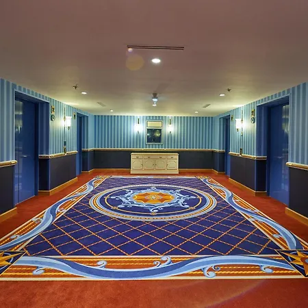 Newport Bay Club