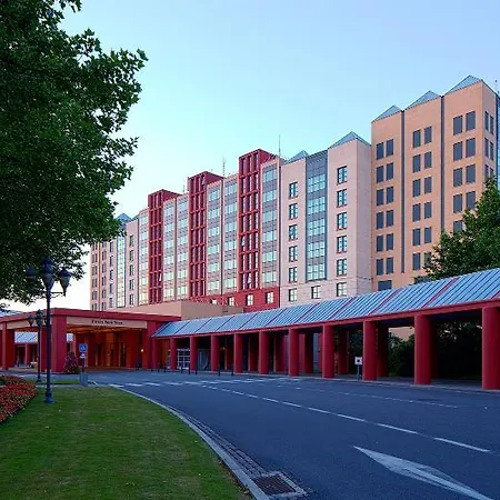 Newport Bay Club Hotel 4*