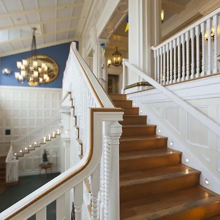 Hotel Newport Bay Club