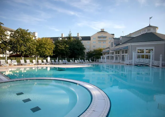 Newport Bay Club Hotel 4*