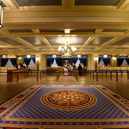 Newport Bay Club Hotel 4*