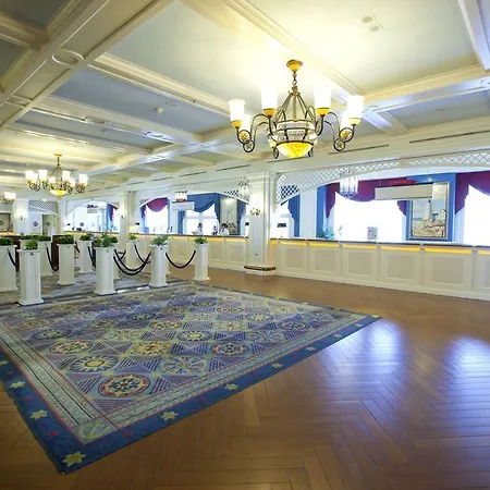 Newport Bay Club Hotell 4*